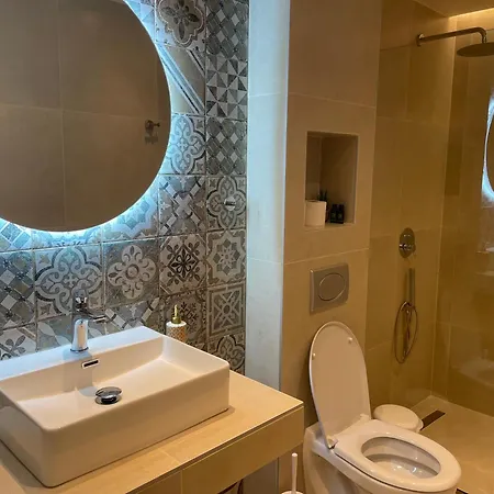 Tsoukos Lejlighed Potos